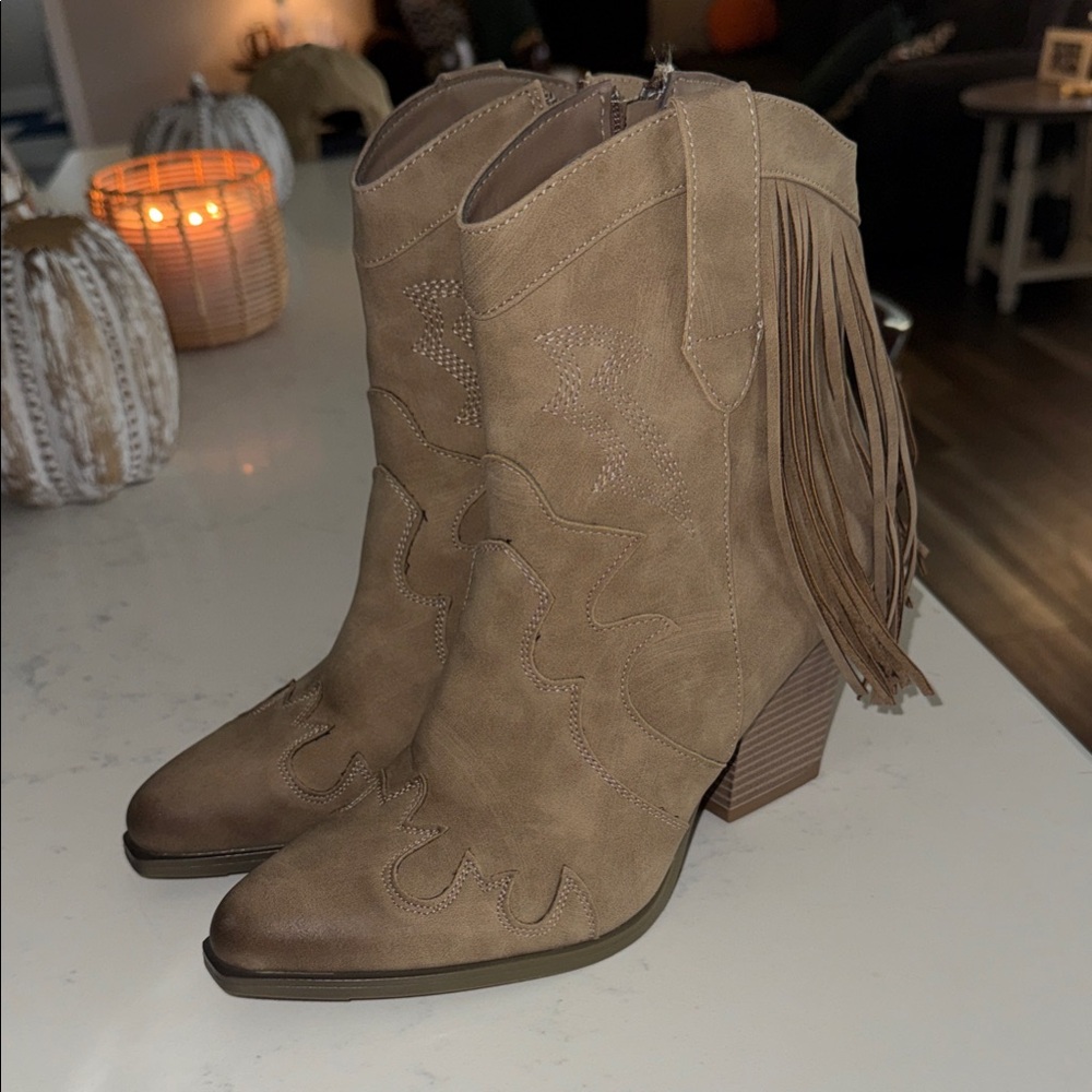 New never worn- Pierre Dumas Brown Fringe Heeled Boots